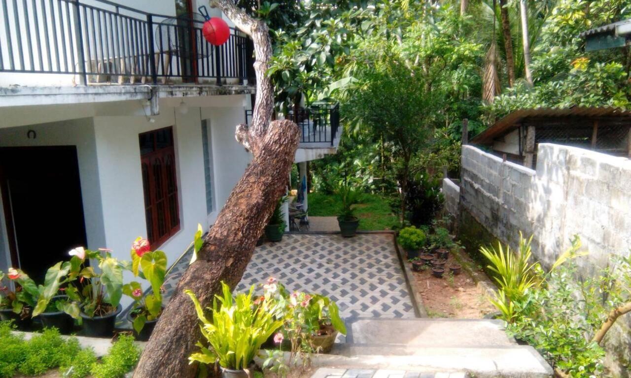 Miracle Villa Kandy Exterior photo
